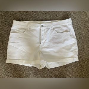 White Old Navy Mid Rise Shorts
